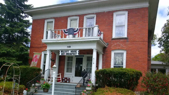 Wolcott House Bed & Breakfast