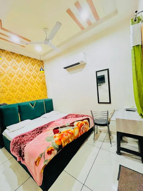 OYO 35650 Hotel Rks Residency