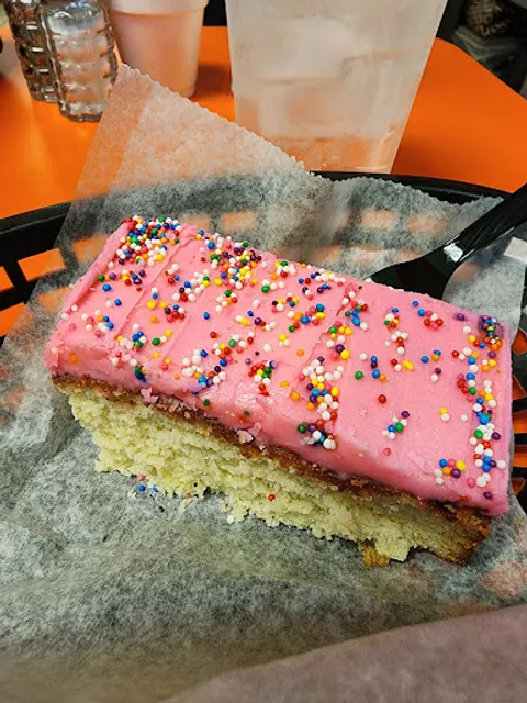 La Reynera Bakery & Restaurant