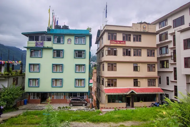 OYO Hotel Golden Shangrila