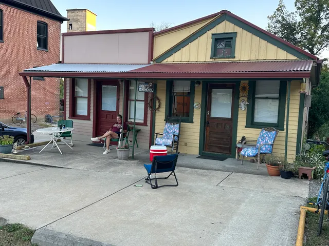 Joey's bird house B&B