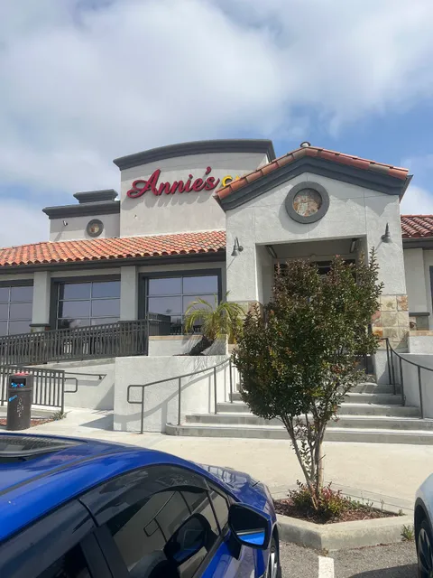 Annie's Cafe Riverside