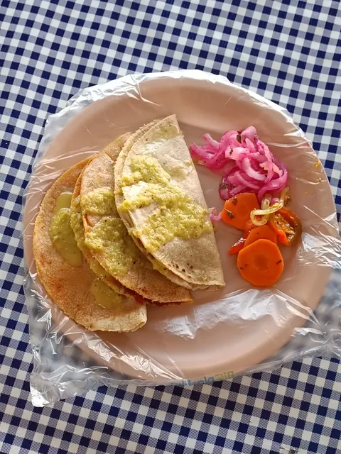 Tacos de Canasta "La Cruz"