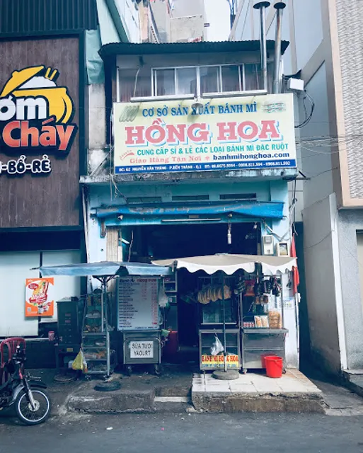 Bánh Mì Hồng Hoa