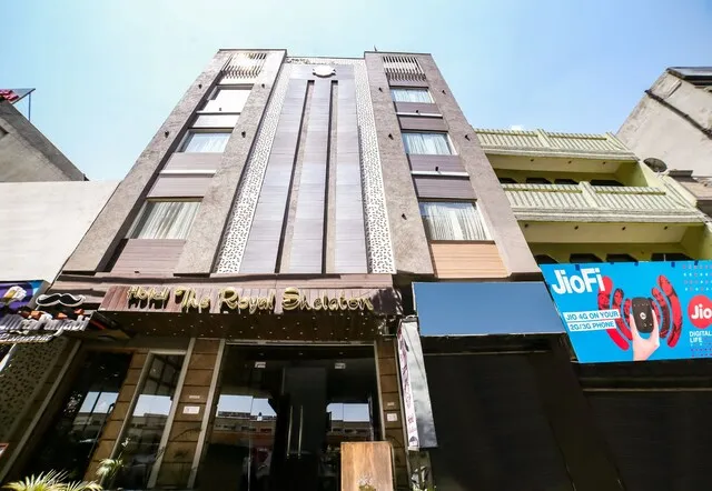 Capital O 38688 Royal Shelaton