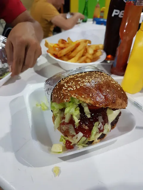 Master Burger Los Primeros Somos Lo Mejores