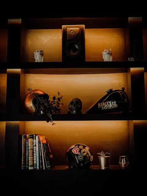 The Midnight PDX & The Six Venue