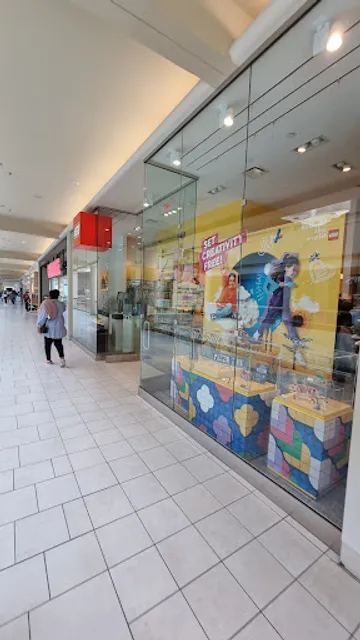 The LEGO® Store Freehold