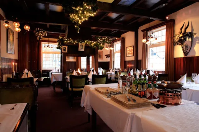 Café-Restaurant Het Huis Met De Pilaren