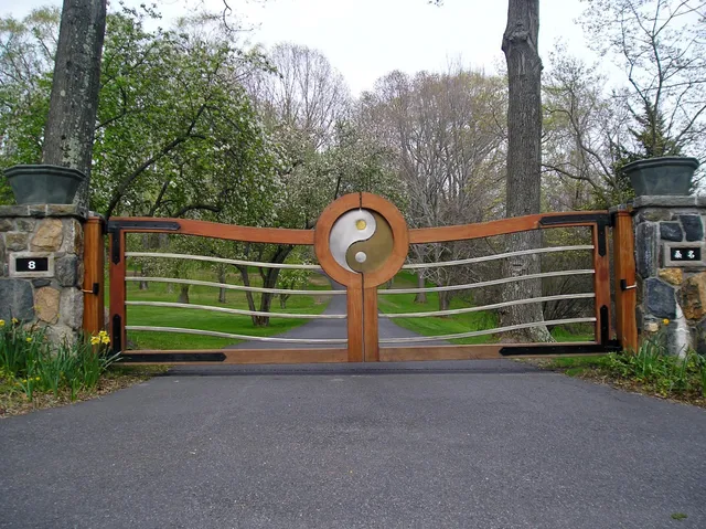 Grand Entrance Gates, Ltd.
