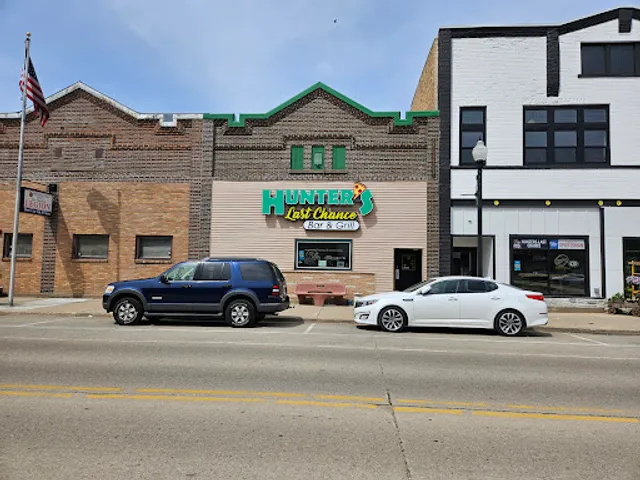 Hunter's Last Chance Bar & Grill