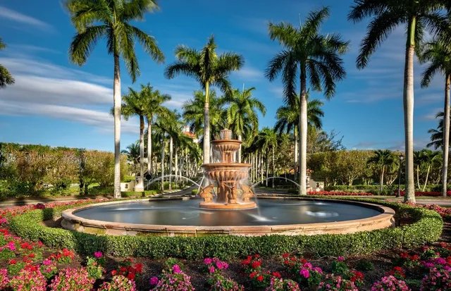 The Ritz-Carlton Naples, Tiburón