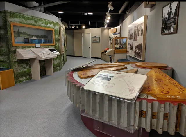 Ballard Locks Visitor Center, Museum and Gift Shop