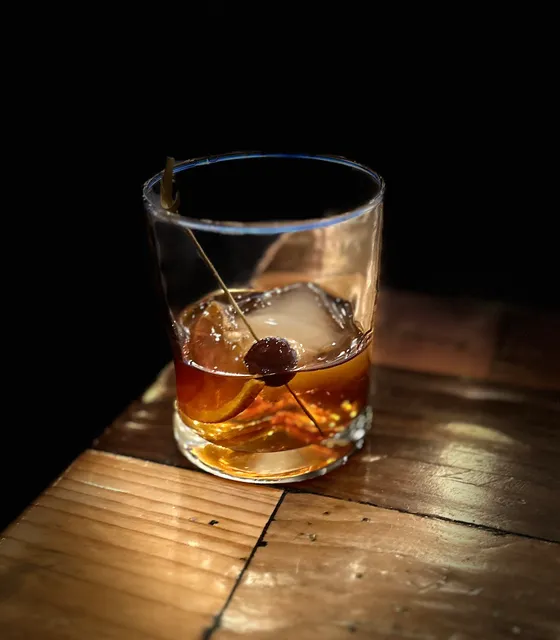 Vino Noir- Wine & Cocktail Bar