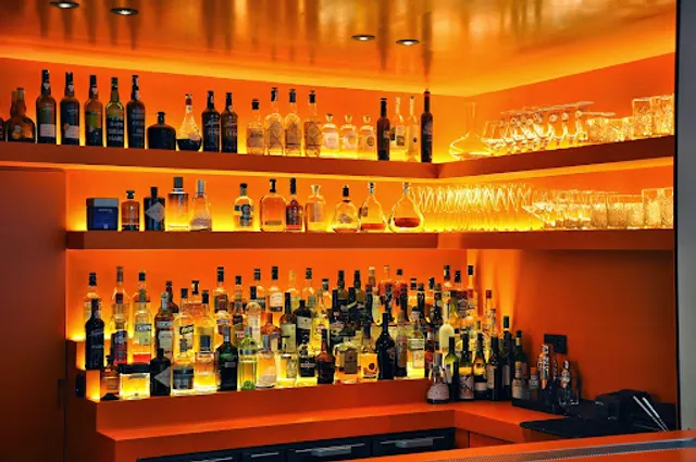 Vin Perdu Bar-Bistro