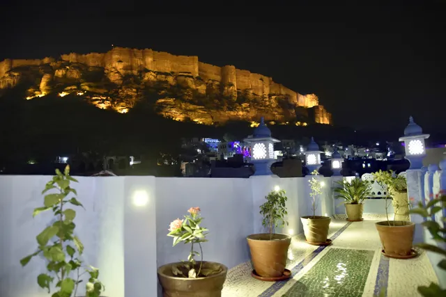 Suraj Haveli Home Stay & Rooftop Restaurant