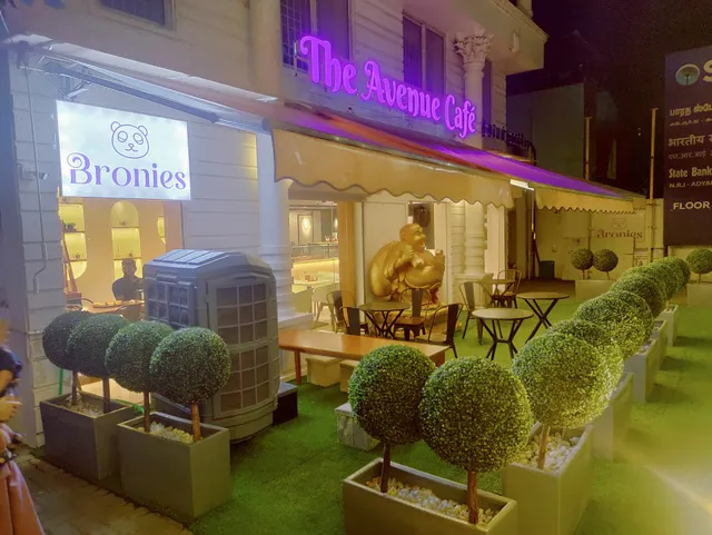 The Avenue Cafe - by Bronies