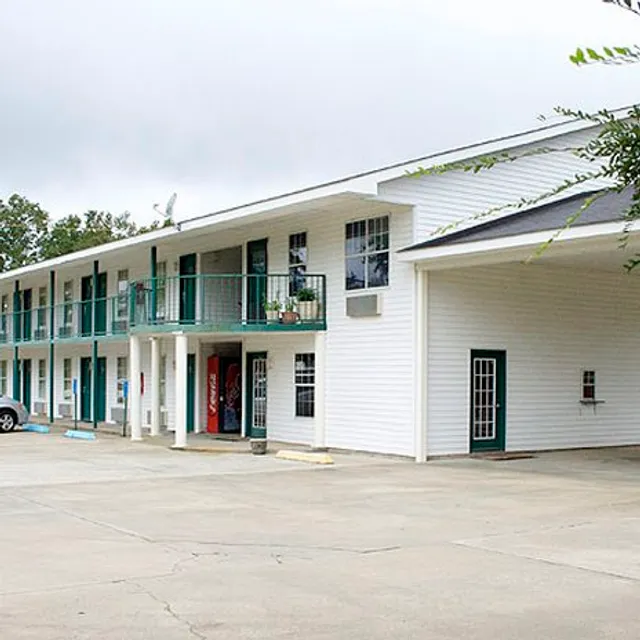 Glennville Inn