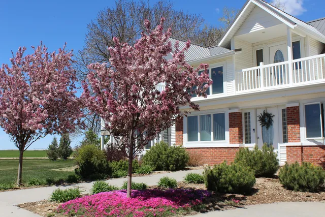 Burchell's White Hill Farmhouse Inn