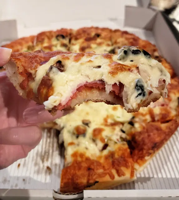 Royal Pizza Sage Hill NW