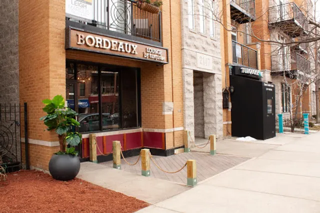 Bordeaux Lounge by Turquoise