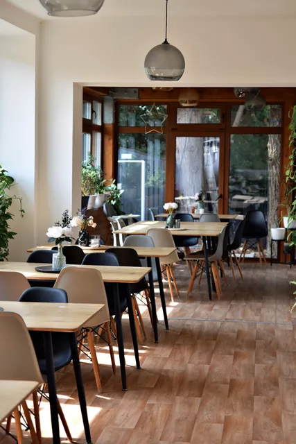 Amity Café - kavárna se zahradou