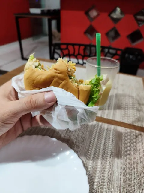 Pizzaria & Restaurante Dona Mariquinha