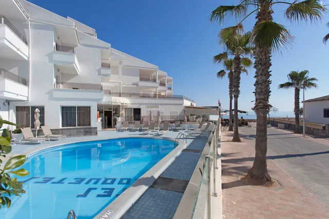 Apartaments Ses Roquetes