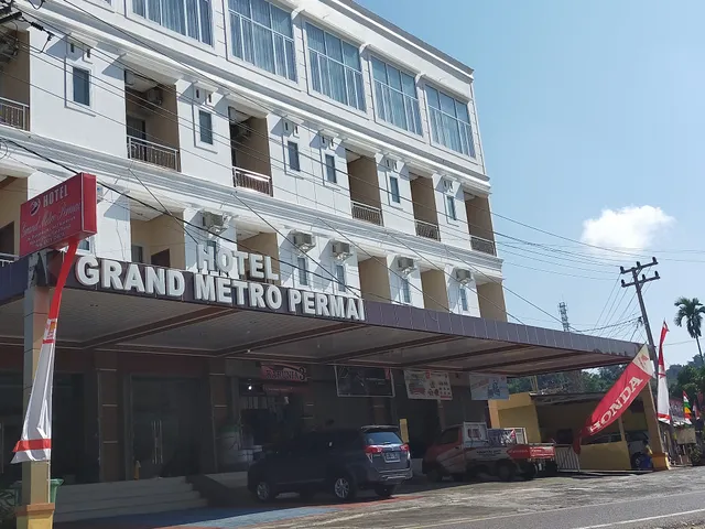 Grand Hotel Metro Permai