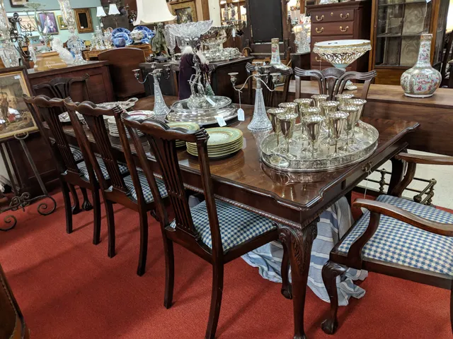 Village Green Antique Mall