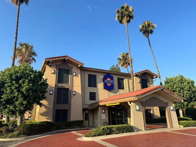 HERITAGE INN & SUITES