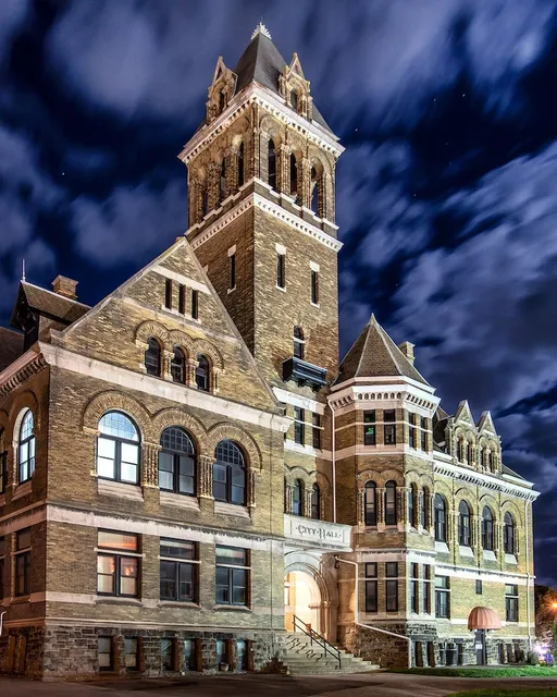 City Hall Grand Hotel