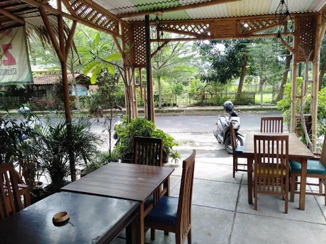 Teen's Cafe Ciamis (Pizza, Pasta, Ayam Penyet, Ayam Bakar, Ayam Rica, Ayam Goreng, Waffle Ice Cream dll)