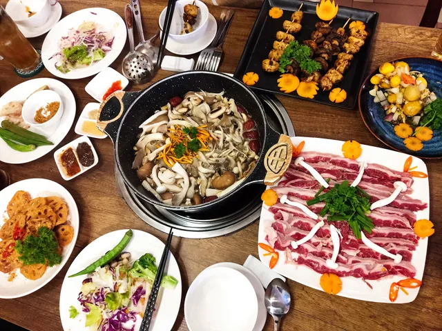 Lẩu nấm buffet rau Hana Mushroom Restaurant