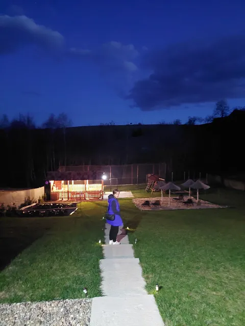 Weekend House Sinteu