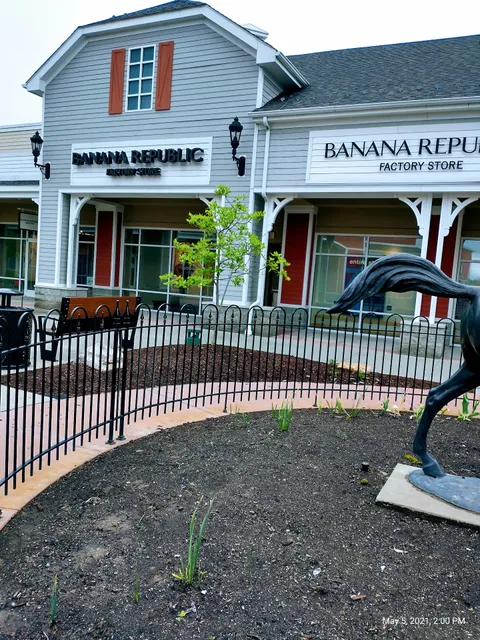 Banana Republic Factory Store