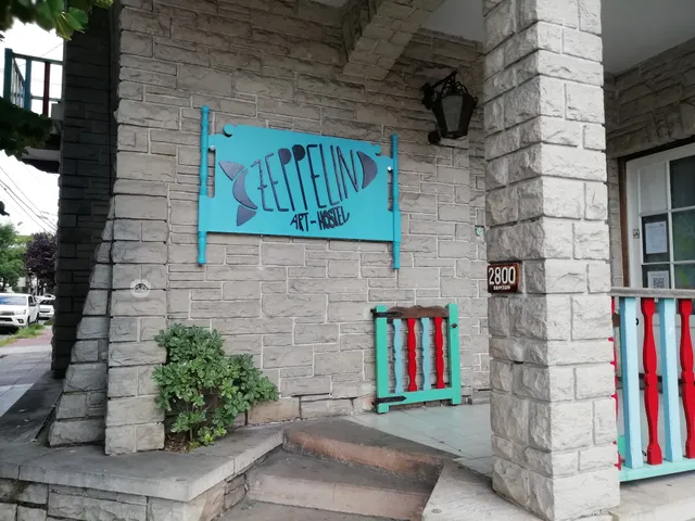 Zeppelin Art-Hostel