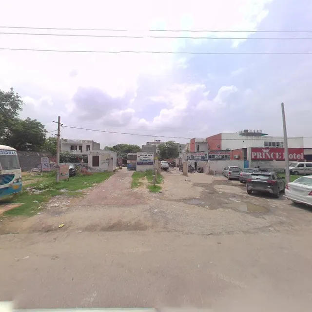 OYO 84330 Sansaar Hotel