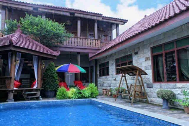 Villa Malang Gunung Kawi by MARRY IND