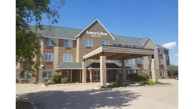 AmericInn by Wyndham Galesburg