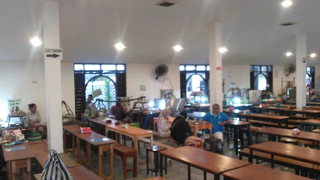 Angkringan Kopi Jos Lik Man - Selasar Malioboro