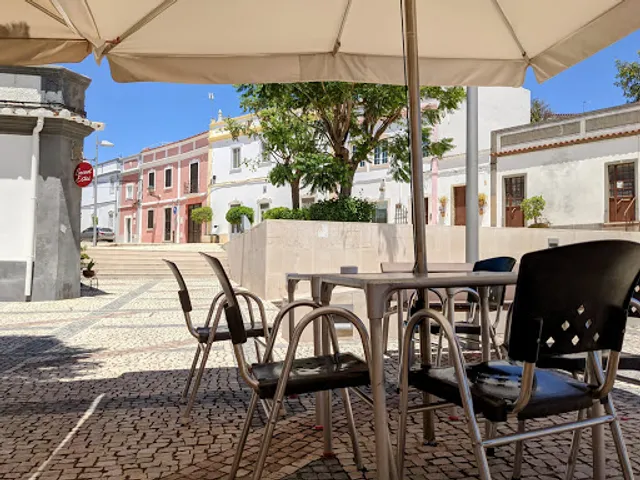 Snack Bar Com Tradiçoes - Estói