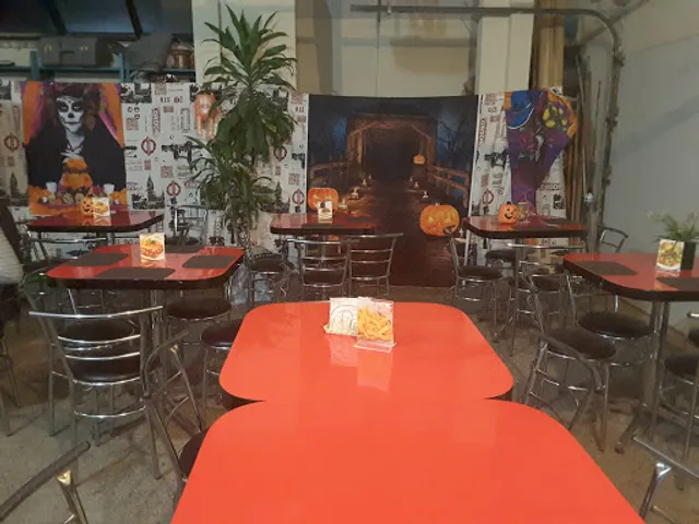 Cafeteria Meeting Point