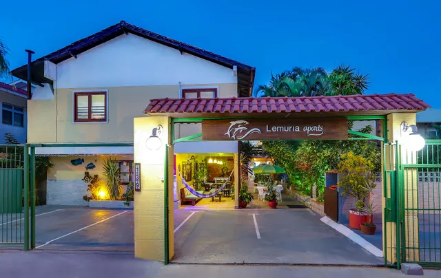 Lemuria Aparts