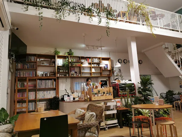 Merci Papa Café and Hostel