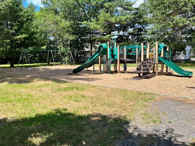Hambleton Avenue Playground