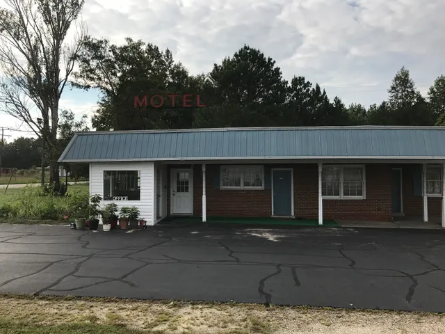 Lasalle Motel