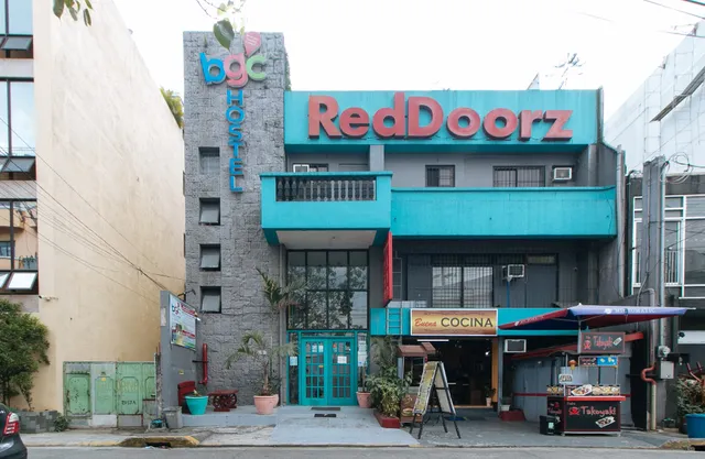 RedDoorz Plus @ BGC near St. Lukes (former RedDoorz Plus @ Danlig Street Makati)