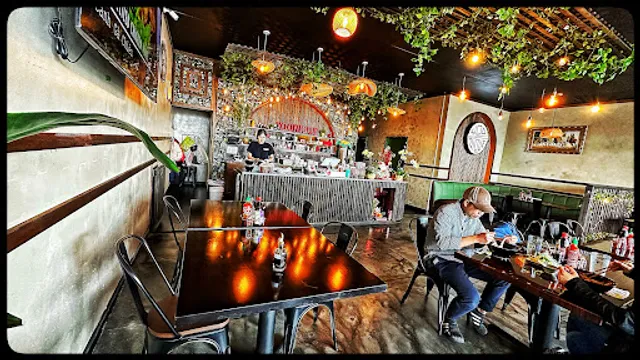 Yoonique Phở & Grill