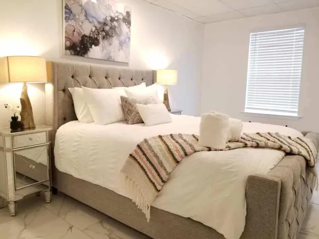 Chateau Lakeside Bed & Breakfast